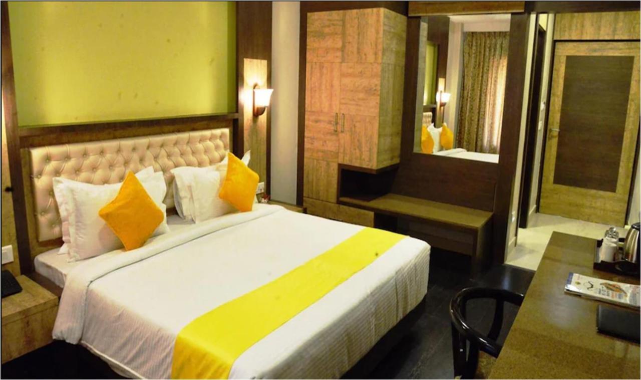 Hotel Rajwara Palace Jodhpur ジョードプル エクステリア 写真